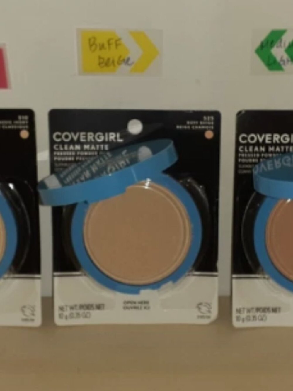 Covergirl Clean Matte Pressed Powder Oil Control Mirror Compact - Picture 1 of 2